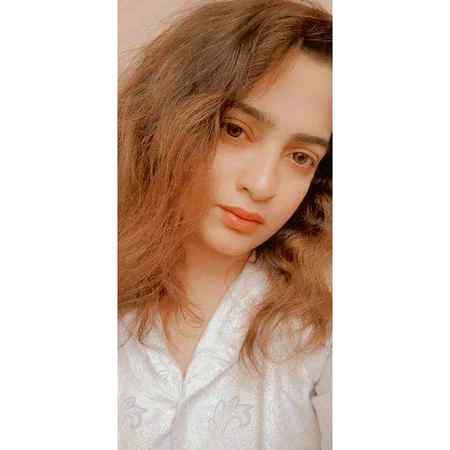 Kya likhun k photo mein kya hai