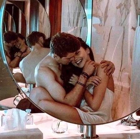 MuJhY wO sAkoooN cHaHyE...💓💕
Jo TeRiii bAhOoooN mEiN hEin...😘😍 - H∆mzıı.. 🤹♂️�