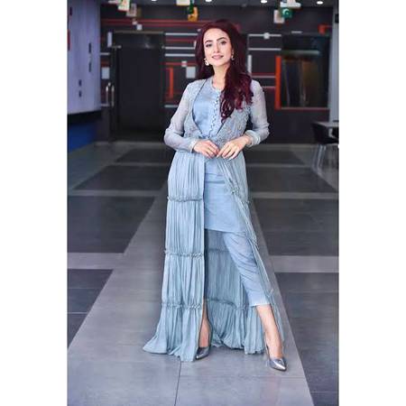 Zarnish khan