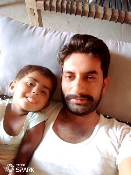 Me or Mari cute c bhteji