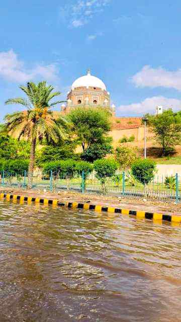 اللہ کے علاؤہ ہر دوسرا سہارا
دراصل انسان کو بے سہارا کرتا ہے
Multan view😍👌
Anum malik😇