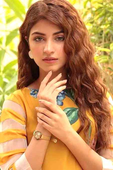 AANKHOON MN BSI HO PR DOOR HO KAHEEN ..PER MN TERY DIL MN BSA HOON YE MUJH KO HY YAQEEN