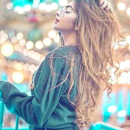 اپنی زندگی میں ملکہ 
ہوں👑 
نہیں ضرورت دو پل کے سہاروں کی😎