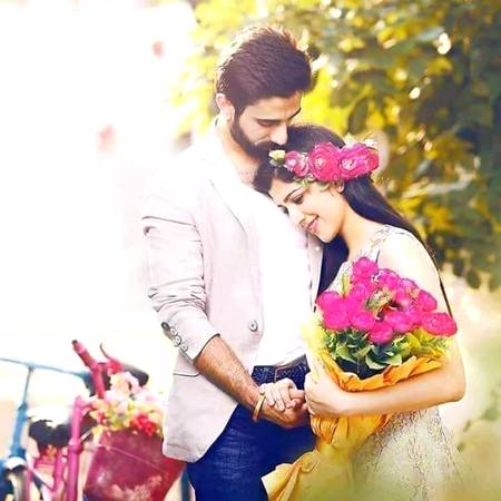 "ﺍﭼﮭﺎ ہمسفر " ﺳﻔﯿﺪ ﺭﻧﮓ " ﮐﯽ ﻃﺮﺡ ﮨﻮﺗﺎ ﮨﮯ..!!
ﺳﻔﯿﺪ ﺭﻧﮓ ﻣﯿﮟ ﮐﻮﺋﯽ ﺑﮭﯽ ﺭﻧﮓ ﻣﻼؤ " ﻧﯿﺎ ﺭﻧﮓ " ﺑﻦ ﺟﺎﺋﯿﮕﺎ ﻣﮕﺮ ...!
ﺩﻧﯿﺎ ﮐﮯ "ﺳﺎﺭﮮ ﺭﻧﮓ" ﻣﻼ ﮐﺮ ﺑﮭﯽ "ﺳﻔﯿﺪ ﺭﻧﮓ ﻧﮩﯿﮟ ﺑﻨﺘﺎ"
❤❤