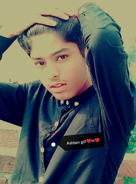 مجھے ڈھونڈنے کی کوشش اب نہ کیا کر، 😇 تو نے راستہ بدلا تو میں نے منزل بدل لی! ✌🏻✌🏻