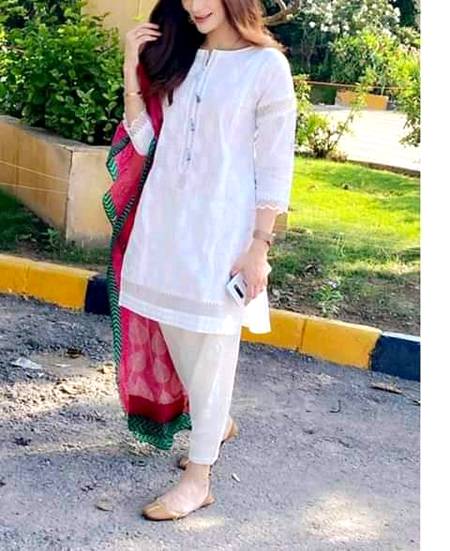 •" عورت آپ کے نکاح میں ہو یا نہ ہو اُسے غیروں سے ڈسکس نہیں کرنا چاہیے -"