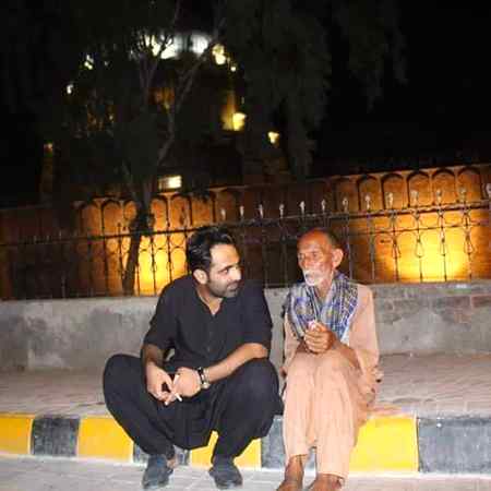 نفرتیں لاکھ سہی اُسے میری ذات سے مگر 
میرے ذکر پہ اُس کادل تودھڑکتاہوگا۔