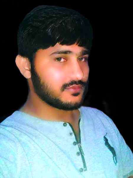 Zalim nay dekha bhi nahi murh kar 😊😊