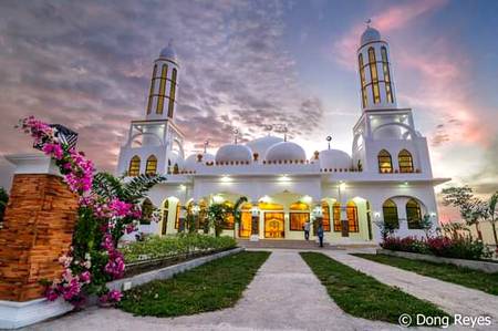 Beautiful white masjid