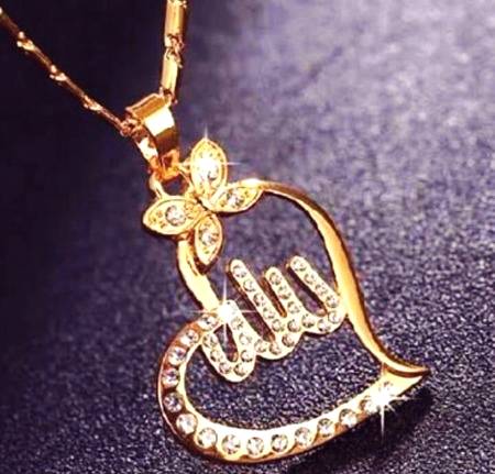 وہ مشکلوں 🍃کو بھی مشکل🍃 میں ڈال دیتا ہے 
وہ اللَّهِ💖 جو  ڈوبتا  ہوا🍃  سورج  نکال 🍃 دیتا  ہے
میرے💕 بڑوں نے🍃 سکھایا ہے مجھکو بچپن سے 
کہ💞 ذکرِ اللَّهِ💖 ہر مصیبت🍃 کو ٹال دیتا 🍃ہے