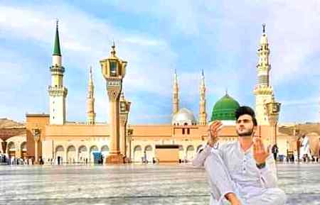 تمام اہل اسلام کو میری جانب سے عیدالفطر کی خوشیاں مبارک ہو،
اللہ اس عید کو عالم اسلام کیلئے حقیقی خوشیوں کا ذریعہ بنائے۔۔۔۔۔ameen👈