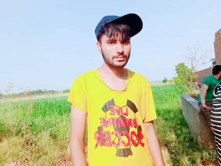 ہم اپنے مزاج سے چلتے ہیں صاحب 😎 
ہم پر حکم چلانے کی گستاحْی مت کرنا💪