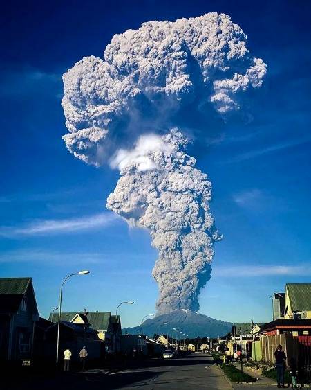Eruption of calbuco volcano in  Chile