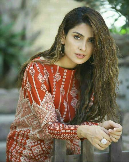 Ayza khan