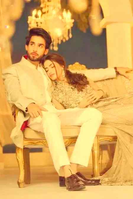 •||•Baandh dO kala dhaaga nzr_E_Ulfat ka 
BE_panah mUhabbt krte hain ap sE koi nzr Na lga dE •||•🔥🔥