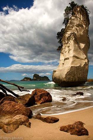 Cathedral cave beach, New Zealand