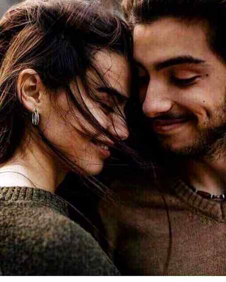 وہ کوئی عــام سا شخص تو نہیں ہو سکتا
ہم جسے اپنا کہیں، عشق کریں، روز پڑھیں