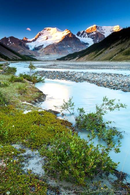 Sunwapta river,Canadian rokies . parkway near the Colombia icefield in jasper national park, Alberta