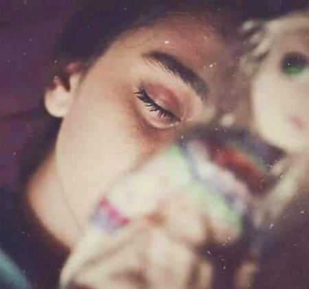 ﺟﻮ ﺷﺨﺺ ﻣﺪﺗﻮﮞ ﻣﺮﮮ ﺷﯿﺪﺍﺋﯿﻮﮞ ﻣﯿﮟ ﺗﮭﺎ
ﺁﻓﺖ ﮐﮯ ﻭﻗﺖ _ ﻭﮦ ﺑﮭﯽ ﺗﻤﺎﺷﺎﺋﯿﻮﮞ ﻣﯿﮟ ﺗﮭﺎ