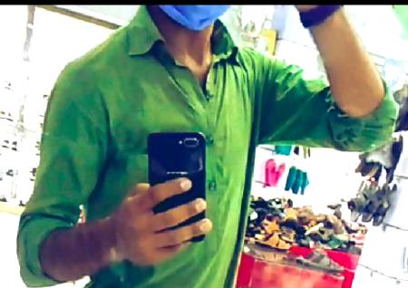 Seh Lo to qayamat😣
 Keh do to bagawt💔😞 
Listen ab m bilkul alone r happy Hu no frndz no gf sb dafa ho.🙏😏😎