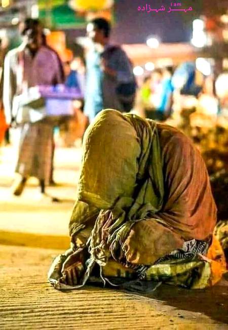 لوگ جنت کی دعا تو کرتے ہیں پر ماں کی قدر نہیں کرتے۔۔وہ بھول جاتے ہیں کے جنت ماں کے قدموں تلے ھے۔