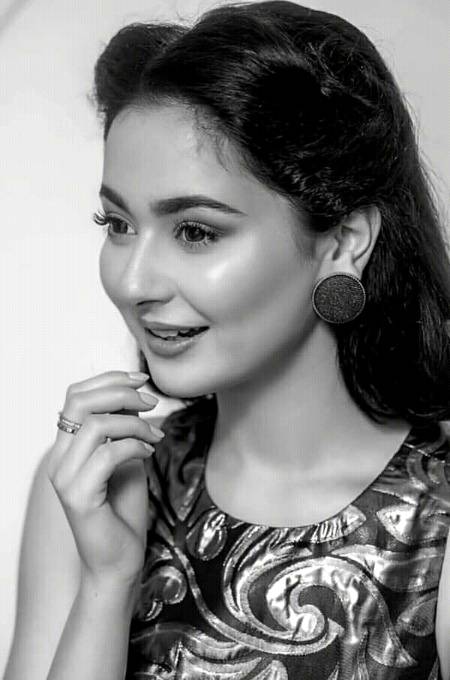 Hania Amir