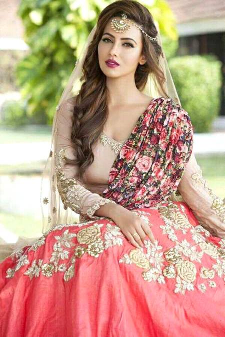 Sana khan