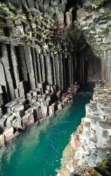 Fignal cave island of staffa United kingdom