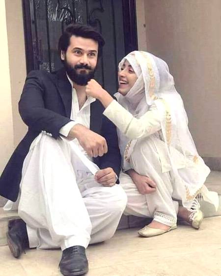 ﺟﺐ ﺁﭖ ﺭﺏ ﺳﮯ ﻣﺤﺒﺖ ﮐﺮﺗﮯ ﮨﯿﮟ ﺗﻮ ﻭﮦ ﺁﭖ ﮐﮯ ﺩﻟﻮﮞ ﻣﯿﮟ ﺻﺮﻑ ﺍﻧﮩﯽ ﻟﻮﮔﻮﮞ ﮐﻮ ﺑﺴﻨﮯ ﺩﯾﺘﺎ ﮨﮯ ﺟﻮ ﺁﭖ ﮐﯽ ﻣﺤﺒﺖ ﮐﮯ ﺍﮨﻞ ﮨﯿﮟ