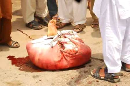 جہلم میں ون ویلنگ کا انجام.. اک نوجوان لڑکے کے ٹکڑے ٹکڑے. اللہ تعالی اس کے والدین کو صبر عظیم عطا فرمائے. آمین