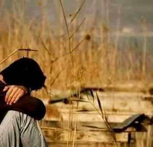 نام تو لکھ روں أس کا اپنی ہر
شاعری کے ساتھ
مگر پھر خیال آتا ہے٬
معصوم سی ہے جان میری
کہیں بدنام نا ہو جاے💔🔥
