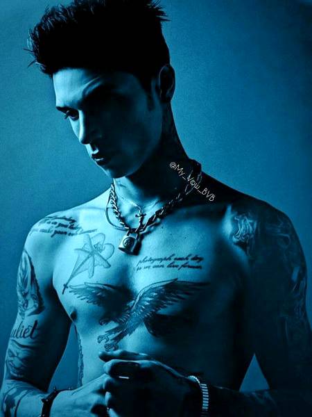 *ہمارے نام کے صدمے کسی نے جھیلنے کب ہیں____*
*سو ہم جیسوں کو مر جانے میں دشواری نہیں ہوگی*