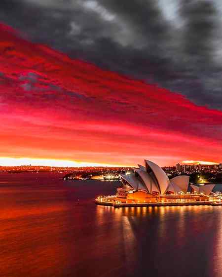 Red sky over the Sydney