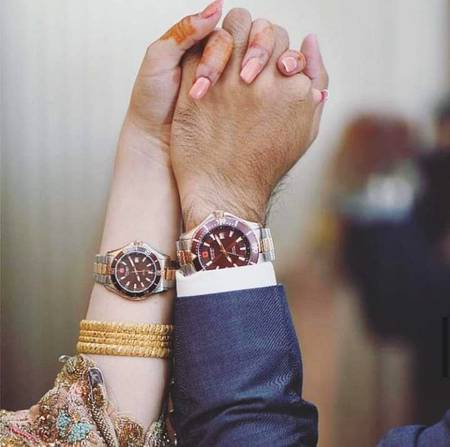 "-  مجھے سگریٹوں کی مہک نہیں پسند مگر تمہارے ساتھ بیٹھ کر دو کش لگانا میری خواہشوں میں سے ایک ہے! ❤