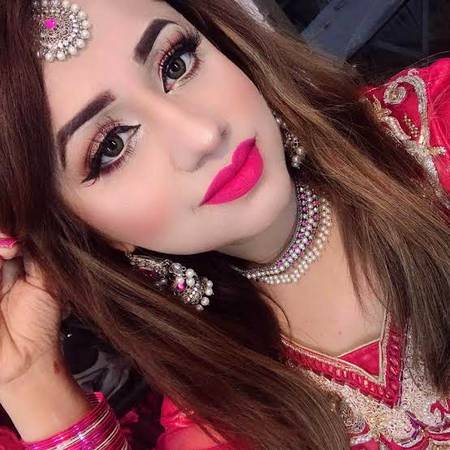 Hina khan...makeup artist...❤😍