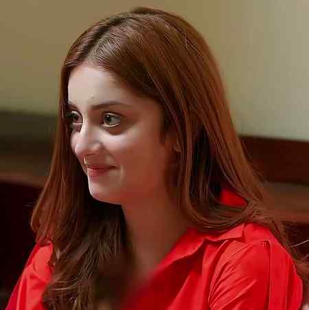 تیری ساری چالیں اک طرف 🖤💥💯
میرا ہر بات پہ مسکرا دینا کمال ہے 😊✌️🤭