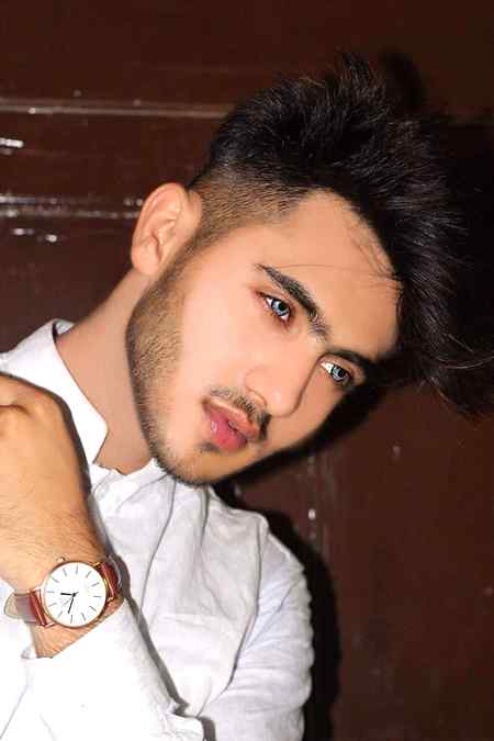 Mein naraz nah hota kese sy q Ky mujhe manany Wala koi nah😧😧👈 soch 🤔Kar ho jata hon udas Ky mujhe hasny Wala koi nah🙄 dil❤️ Jo ae kese pr tou raja 👈 azhar mt karna ADR wfadar koi nahi😢😢
