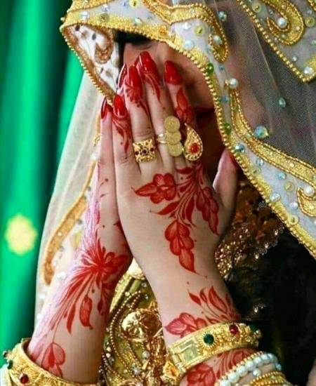 یہ نازک کلائیاں بنی کسی اور کا مقدر😟
خریدا کرتے تھے جن کے لیے وہ چوڑیاں اکثر😞