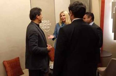 Imran khan talking to ivanka trump (Donald Trup's daughter)