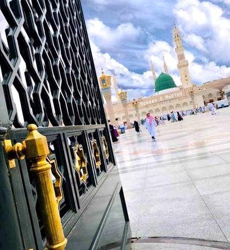 آپﷺ شاہِ عشق ہے آپﷺ کا پلڑا بھاری
میں فقیرِ عشق ہوں
میرا تن بھی خالی، میرا من بھی خالی۔۔۔
صلی اللہ علیہ وآلہ وسلم ۔۔۔۔❤