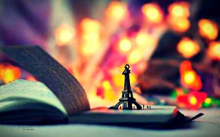 تنہائی ! لفظ بہت چھوٹا ہے۔
ہم نے تو وحشتیں پالی ہیں!!