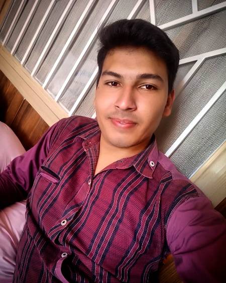 hmmm kse lgi pic meri..