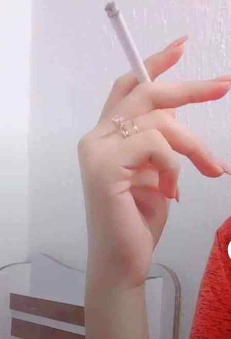 smoking ki hai kabi Girls
sachi batayen 😃😃
