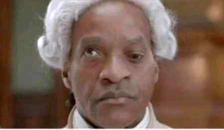 *ارتغل ڈراما دیکھ دیکھ کر آنکھیں ایسی ہو گئی ہیں*
*ایک آنکھ ڈرامے کی طرف دوسری ترجمے کی طرف*