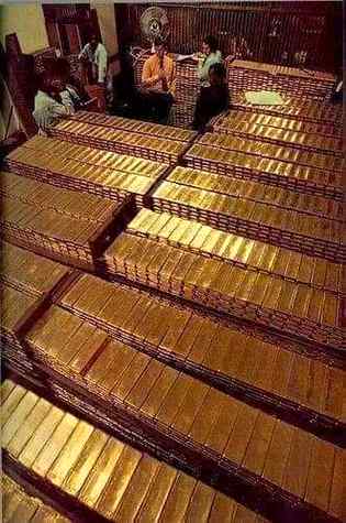 Loo Ji ye hamari taraf se qabool karye ji choti si gift hai ..ji. ❤ s❤