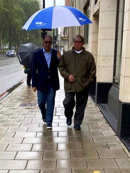 Humara bimar London mein aye hye..