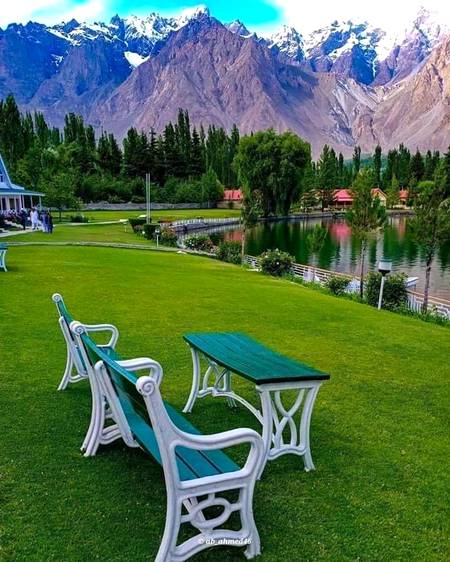 زندگی کا ایک خوبصورت شام ۔۔۔۔
ٹھنڈ ہوائیں ۔۔۔۔ایک سکون ۔۔۔۔۔
پہاڑوں کے  درمیان میں ایک خوبصورت جنت ۔۔۔