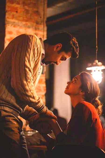 Oye mge yha pirse bula kr ab offf hogi😡😡😡😡
