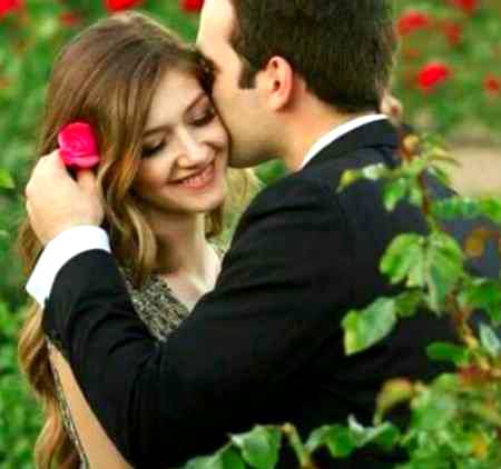 نشانے باز ہیں ہم سے بچ کے رہنا✋👉
ہم جان کیساتھ ساتھ دل بھی اڑا دیتے ہیں💗💣