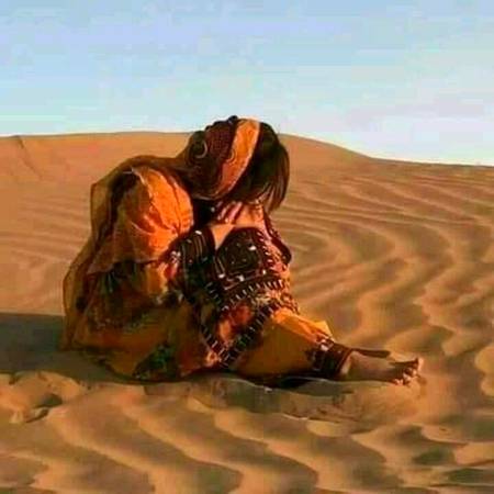 *ﻣﺤﺒﺖ ﮐﺒﮭﯽ ﮐﺒﮭﯽ ﺁﭖ ﮐﻮ ﯾﻘﯿﻦ ﮐﯽ ﺳﺐ ﺳﮯ ﺍﻭﻧﭽﯽ ﺳﯿﮍﮬﯽ ﺳﮯ ﺍﺗﻨﮯ ﺯﻭﺭ ﺳﮯ ﺩﮬﮑﺎ ﺩﯾﺘﯽ ﮨﮯ   ﮐﮧ ﺍﻧﺴﺎﻥ ﺳﺎﺭﯼ ﺯﻧﺪﮔﯽ ﺳﺮ ﺍﭨﮭﺎ ﮐﺮ ﺩﯾﮑﮭﻨﮯ ﮐﯽ ﮨﻤﺖ نہیــں ﮐﺮ ﺳﮑﺘﺎ